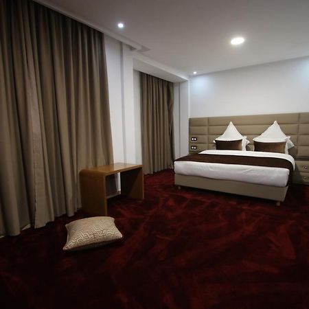 Hotel Mansour Дакла Екстериор снимка