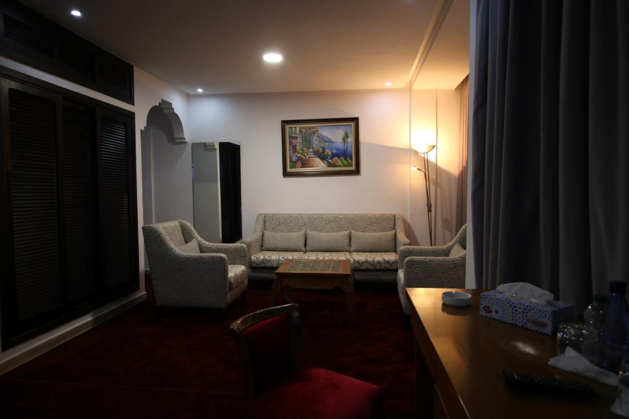 Hotel Mansour Дакла Екстериор снимка