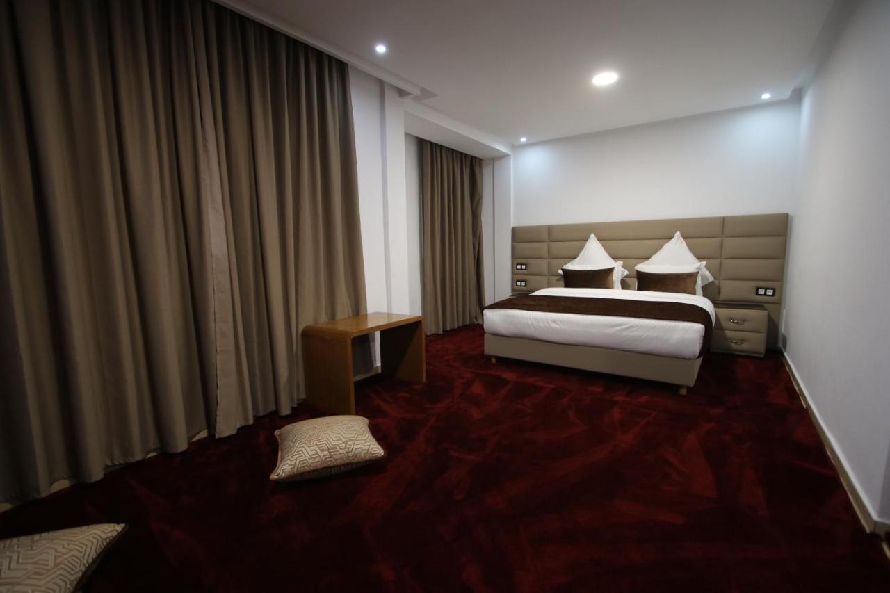 Hotel Mansour Дакла Екстериор снимка