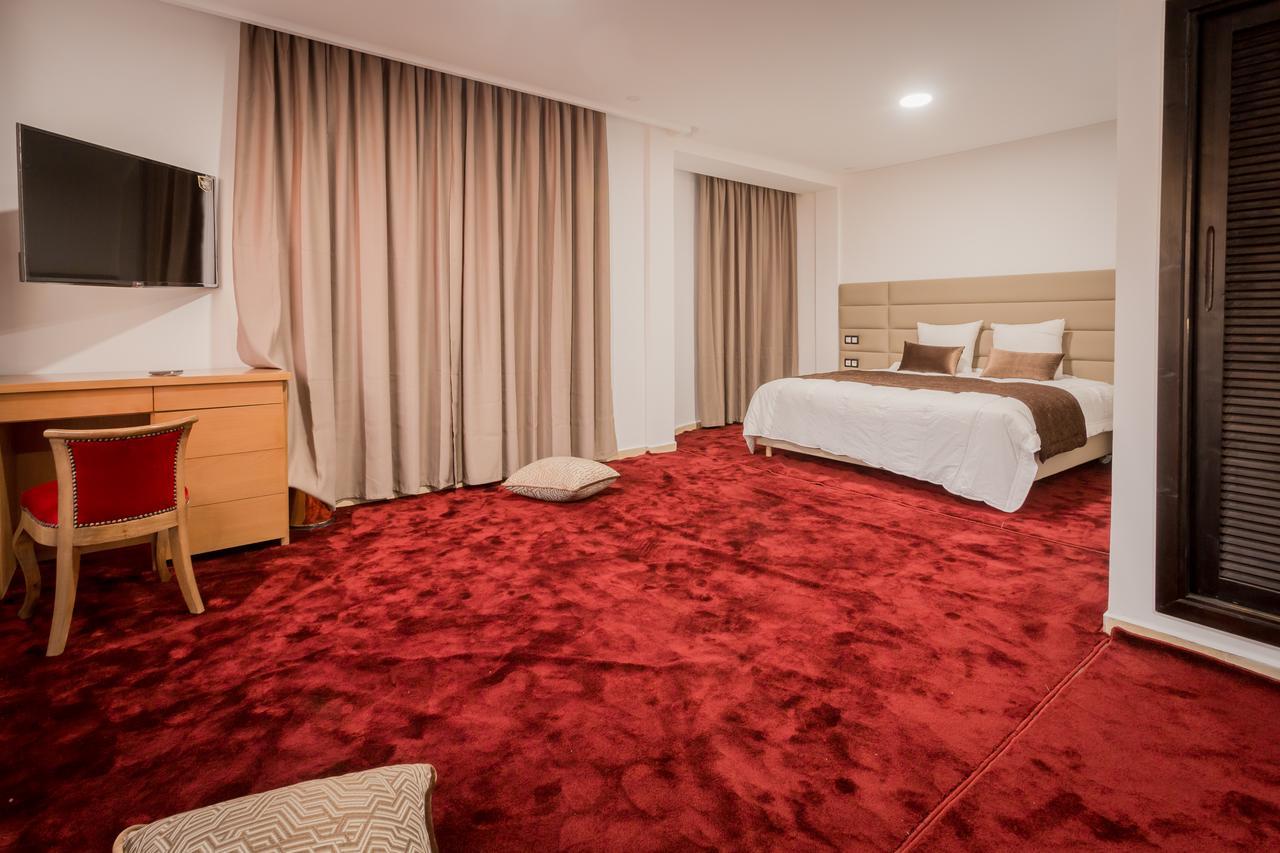 Hotel Mansour Дакла Екстериор снимка