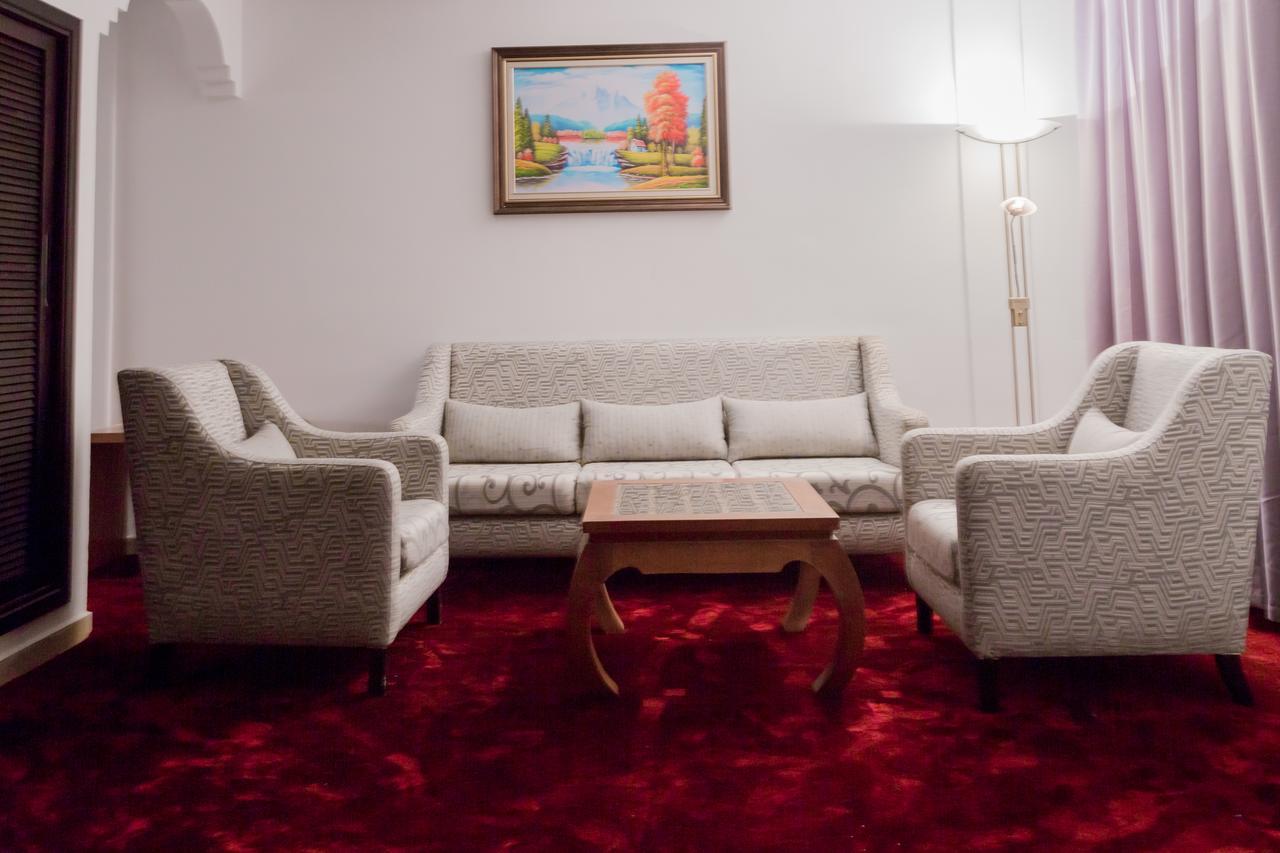 Hotel Mansour Дакла Екстериор снимка